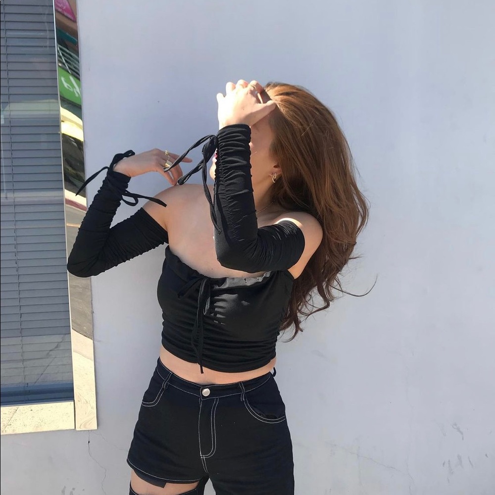 Black sleeve top
